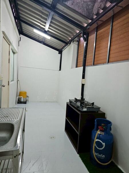 Baan Pruksa 86/1 Ladkrabang-Suvarnabhumi, Samut Prakan, Ladkrabang Road, Srisa Chorakhe Noi, Bang Sao Thong, Samut Prakan, 3 Bedrooms, 110 sqm, Townhouse For Rent, by Sunitra Sachdev, 500097829 - DDproperty.com