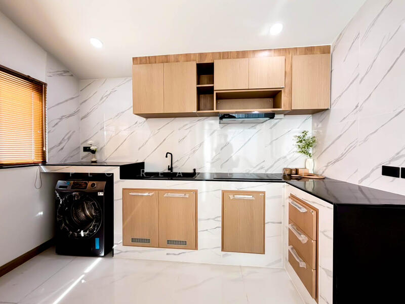 Pool Villa 3 bedrooms for Sale in North Pattaya, Chon Buri (Pattaya), Bang Lamung, Bang Lamung (Pattaya), Chon Buri (Pattaya), 3 Bedrooms, 184 sqm, Single Detached House For Sale, by PLC Real Estate, 500098058 - DDproperty.com