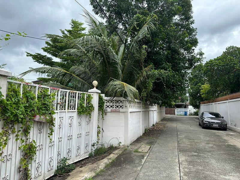 WPDD-035 ขายที่ดิน ถนนสุขุมวิท 71 ที่ดินทำเลทอง เนื้อที่ 115 ตร.ว, Bangkok, Phra Kanong Nua, Watthana, Bangkok, , 460 sqm, Land For Sale, by วันวิสาข์ ปัญจรงคะ, 500098099 - DDproperty.com