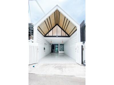 ขาย - ขายทาวน์เฮาส์ 2 ห้องนอน – ซอยสยามคันทรีคลับ, ชลบุรี