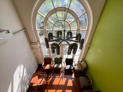 ขาย - บ้านทาวน์โฮม 3 ชั้น สภาพดีพร้อมเข้าอยู่ ใจกลางอารีย์, กรุงเทพ