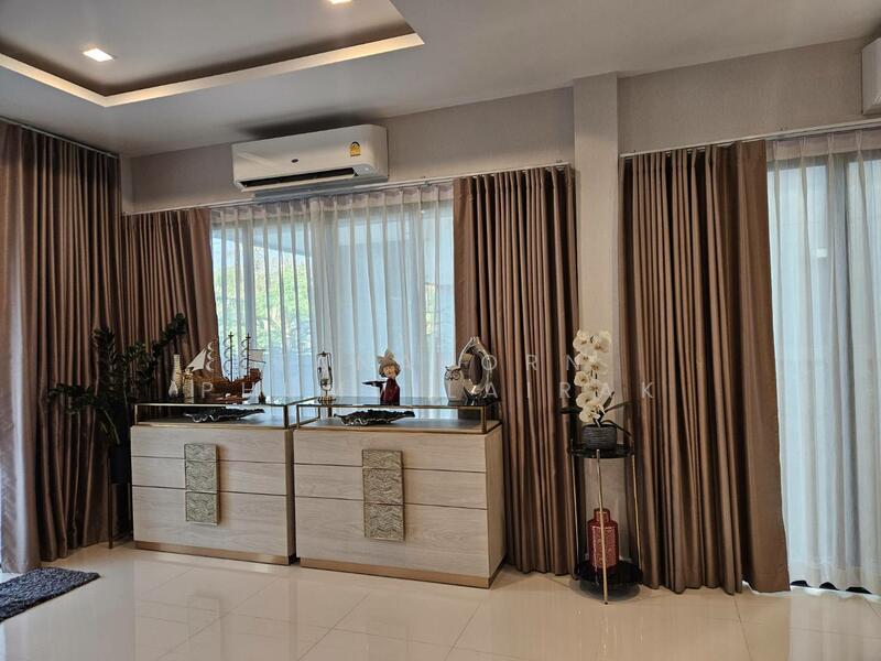 3-BR House, Bangkok, Saphan Sung, Saphan Sung, Bangkok, 3 Bedrooms, 250 sqm, Single Detached House For Rent, by Tanaporn Phumvilairak, 500098634 - DDproperty.com