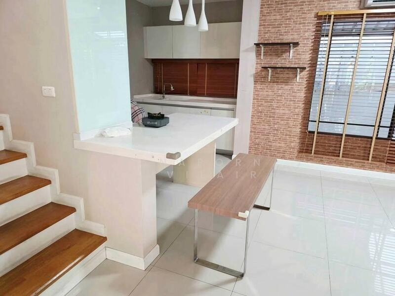 Mantana Lake Watcharapol, Bangkok, Sukhaphiban 5 Road, O-Ngoen, Sai Mai, Bangkok, 4 Bedrooms, 300 sqm, Single Detached House For Sale, by Tanaporn Phumvilairak, 500098660 - DDproperty.com