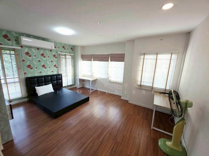 Mantana Lake Watcharapol, Bangkok, Sukhaphiban 5 Road, O-Ngoen, Sai Mai, Bangkok, 4 Bedrooms, 300 sqm, Single Detached House For Sale, by Tanaporn Phumvilairak, 500098660 - DDproperty.com