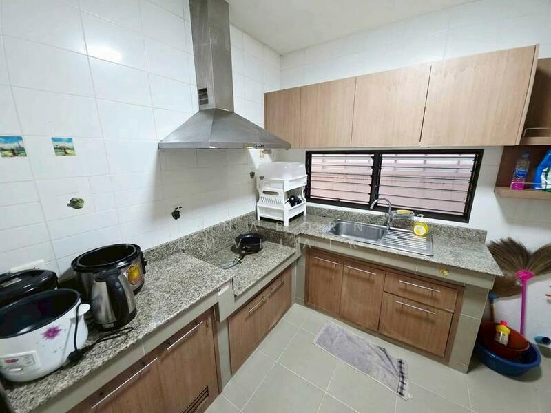 Mantana Lake Watcharapol, Bangkok, Sukhaphiban 5 Road, O-Ngoen, Sai Mai, Bangkok, 4 Bedrooms, 300 sqm, Single Detached House For Sale, by Tanaporn Phumvilairak, 500098660 - DDproperty.com