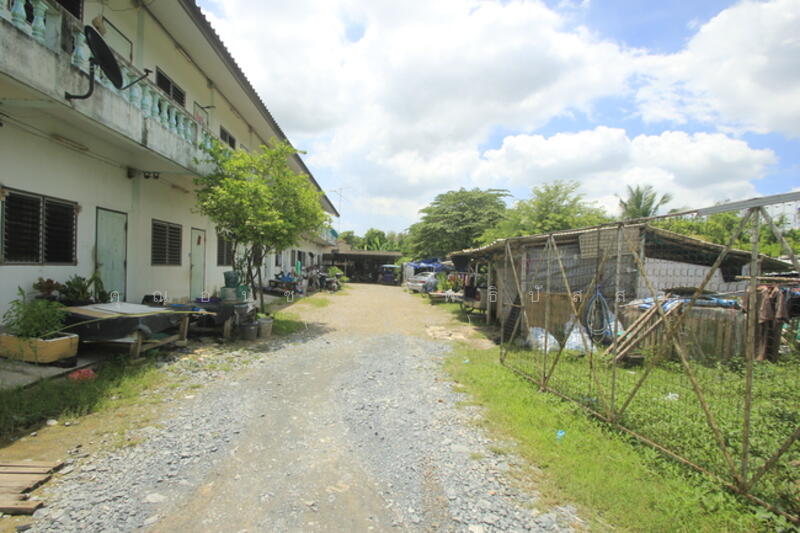 For Sale - อพาร์ตเม้นท์ ถ.เลียบตลองสี่วาพาสวัสดิ์ ซ.ผู้ใหญ่เสริม ต.นาดี อ.เมืองสมุทรสาคร จ.สมุทรสาคร 74000, Samut Sakhon