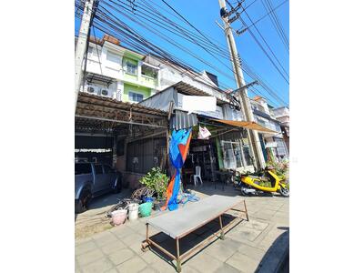 ขาย - ขายอาคารพาณิชย์สมุทรปราการ 4 ชั้น พร้อมที่ดินด้านหลัง เนื้อที่รวม 44.8 ตร.ว. คลองด่าน อำเภอบางบ่อ, สมุทรปราการ