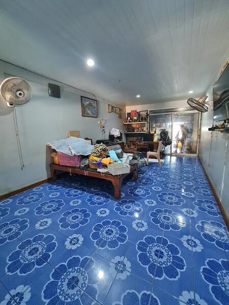 ขาย - ขายอาคารพาณิชย์สมุทรปราการ 4 ชั้น พร้อมที่ดินด้านหลัง เนื้อที่รวม 44.8 ตร.ว. คลองด่าน อำเภอบางบ่อ, สมุทรปราการ