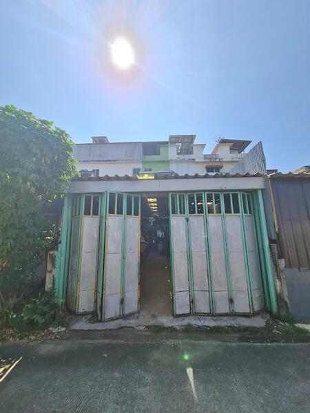 ขาย - ขายอาคารพาณิชย์สมุทรปราการ 4 ชั้น พร้อมที่ดินด้านหลัง เนื้อที่รวม 44.8 ตร.ว. คลองด่าน อำเภอบางบ่อ, สมุทรปราการ