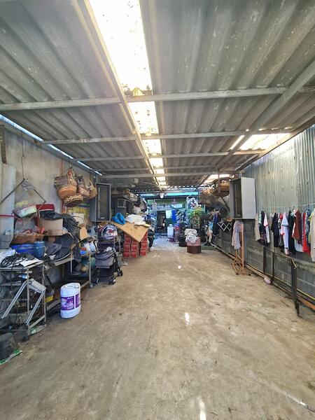 ขาย - ขายอาคารพาณิชย์สมุทรปราการ 4 ชั้น พร้อมที่ดินด้านหลัง เนื้อที่รวม 44.8 ตร.ว. คลองด่าน อำเภอบางบ่อ, สมุทรปราการ