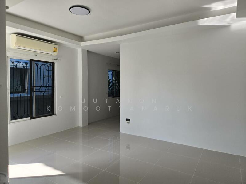 ขาย - ขายบ้านหลังริม บ้านสันป่าเลียง หนองหอย เชียงใหม่ | รีโนเวทใหม่ | 2 ล้าน ใกล้ Central Festival, เชียงใหม่