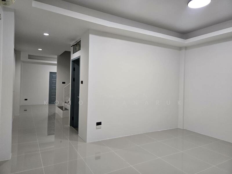 ขาย - ขายบ้านหลังริม บ้านสันป่าเลียง หนองหอย เชียงใหม่ | รีโนเวทใหม่ | 2 ล้าน ใกล้ Central Festival, เชียงใหม่