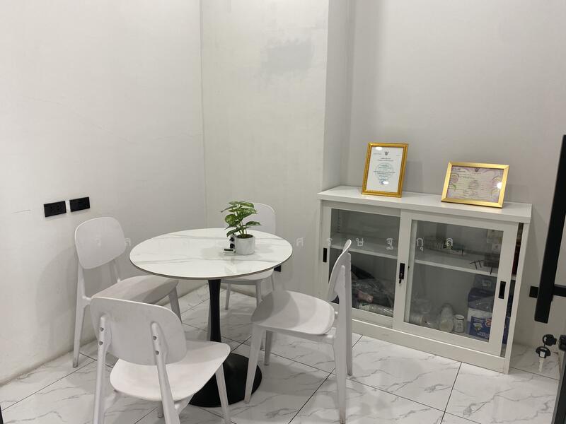 For Sale - ขายสำนักงาน พร้อมผู้เช่า ถนนศรีนครินทร์ ประเวศ ใกล้ MRT, Bangkok