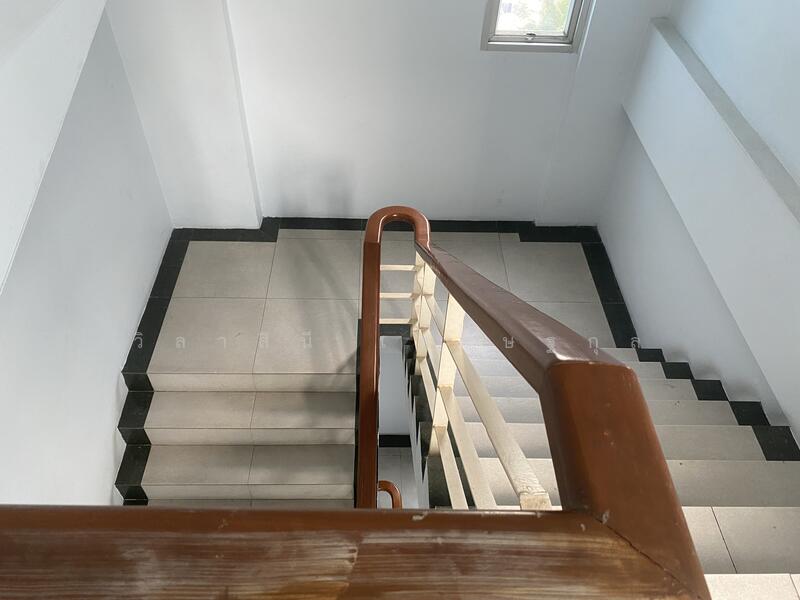 For Sale - ขายสำนักงาน พร้อมผู้เช่า ถนนศรีนครินทร์ ประเวศ ใกล้ MRT, Bangkok