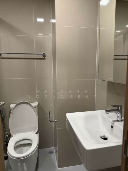 FLO by Sansiri, Bangkok, Somdet Chaopraya Road, Khlong San, Bangkok, 1 Bedroom, 30 sqm, Condo For Rent, by Kedsara Losuwarat, 500099193 - DDproperty.com