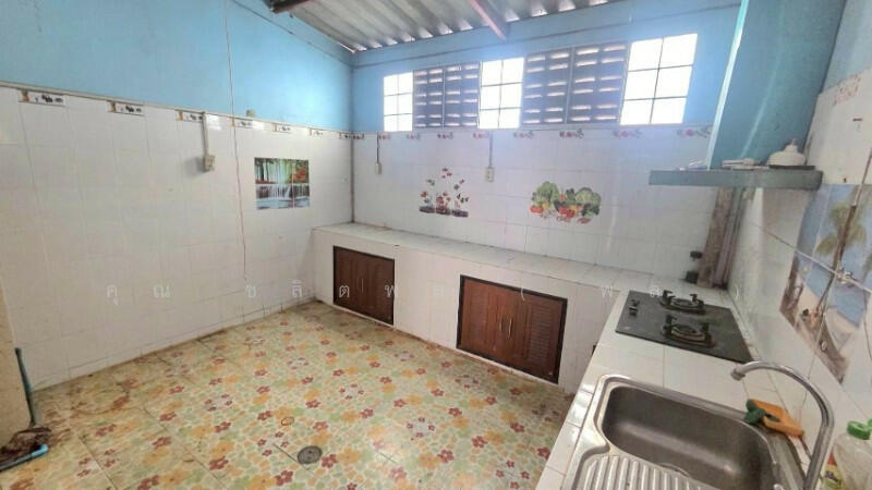 For Sale - อาคารพาณิชย์ 3.5 ชั้น ซอยอยู่สุข 23 บางเมือง - สมุทรปราการ รีโนเวทแล้ว สภาพดี, Samut Prakan