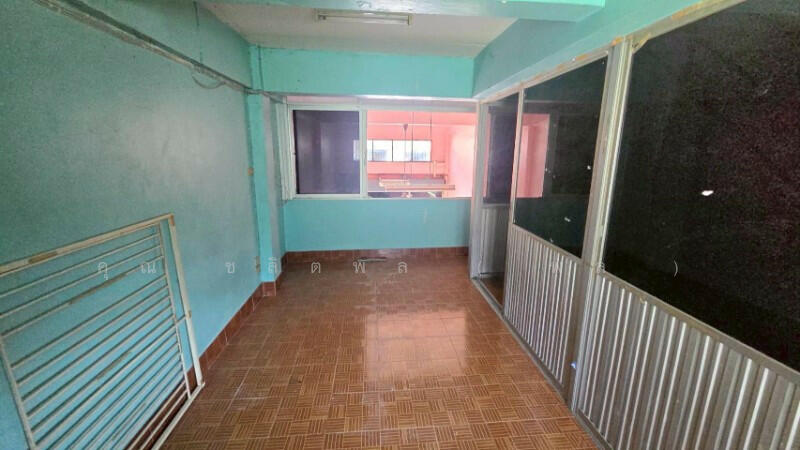 For Sale - อาคารพาณิชย์ 3.5 ชั้น ซอยอยู่สุข 23 บางเมือง - สมุทรปราการ รีโนเวทแล้ว สภาพดี, Samut Prakan