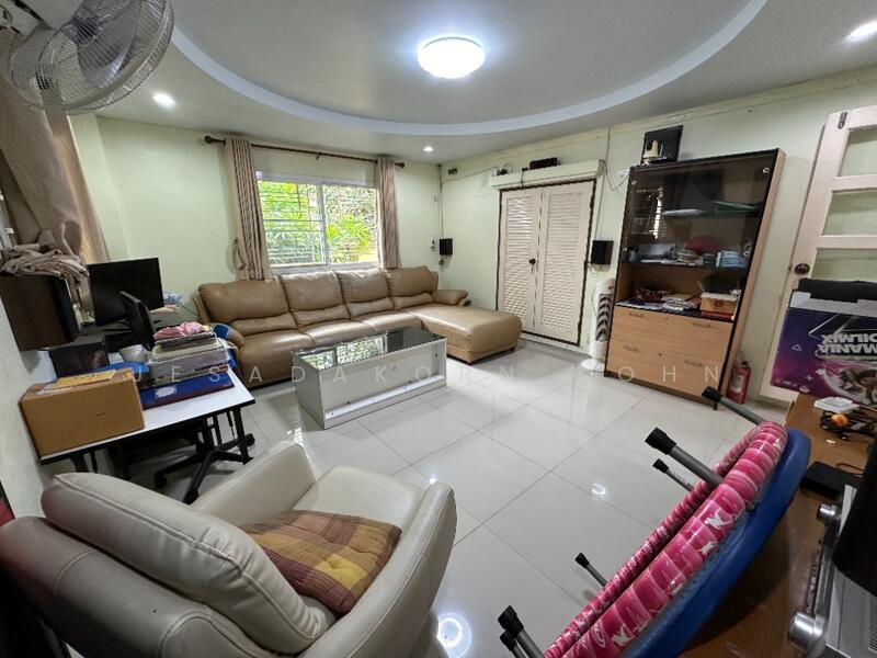 5-BR House, Bangkok, Saphan Sung, Saphan Sung, Bangkok, 5 Bedrooms, 377 sqm, Single Detached House For Sale, by Jesadakorn Cohn, 500099392 - DDproperty.com