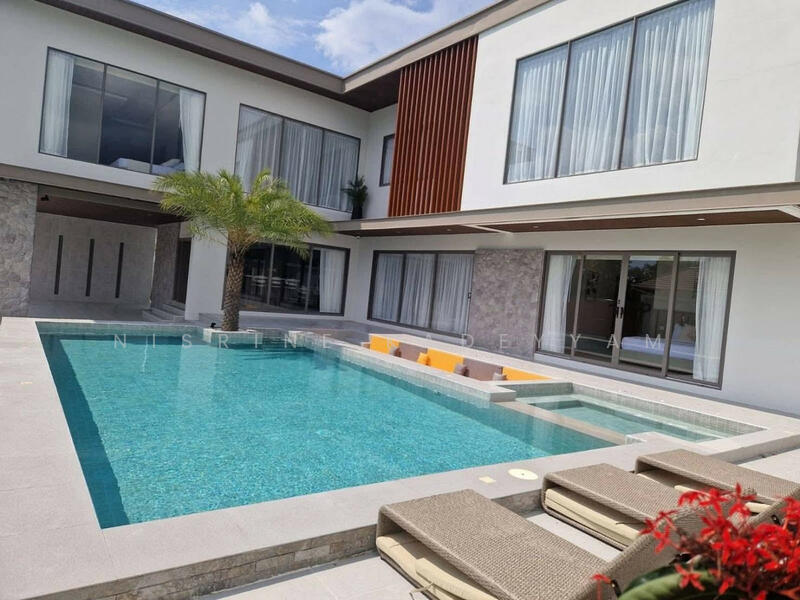 For Sale - 7-BR Villa, Chon Buri (Pattaya)