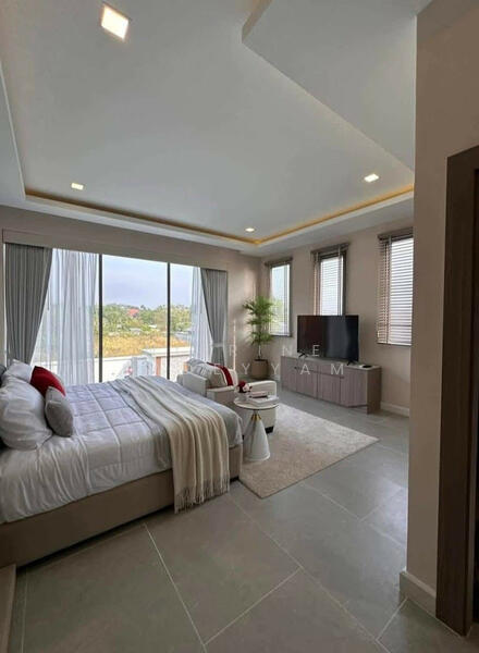 For Sale - 7-BR Villa, Chon Buri (Pattaya)