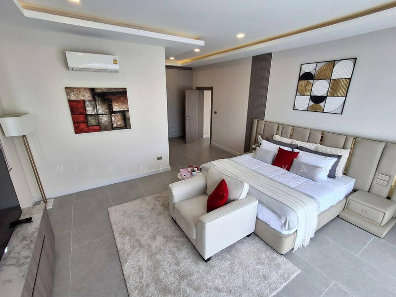 For Sale - 7-BR Villa, Chon Buri (Pattaya)