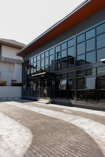 For Sale - Office Building with Warehouse Soi Punnawithi 29, Sukhumvit 101, Bangkok