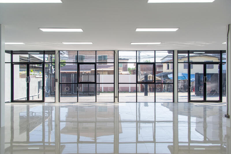 For Sale - Office Building with Warehouse Soi Punnawithi 29, Sukhumvit 101, Bangkok