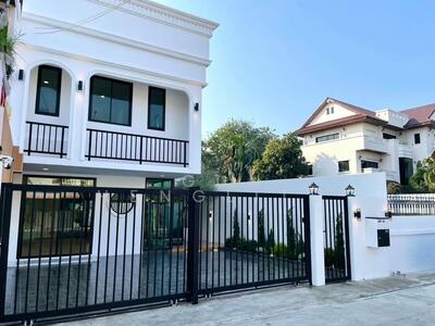 ขาย - ทาวน์เฮ้าส์ 3-ห้องนอน, กรุงเทพ