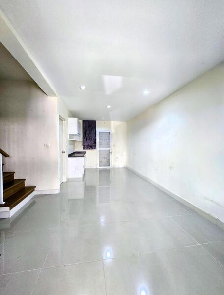 I Leaf Town 2 Pracha Uthit 90 : ไอลีฟ ทาวน์ 2 ประชาอุทิศ 90, สมุทรปราการ, บ้านคลองสวน, พระสมุทรเจดีย์, สมุทรปราการ, 160 ตร.ม., ทาวน์เฮ้าส์ ขาย, โดย สมิสา กุลกมลานนท์, 500100482 - DDproperty.com