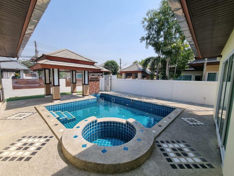 ขายวิลล่าพร้อมสระว่ายน้ำ 3 ห้องนอน ในห้วยใหญ่, ชลบุรี, ห้วยใหญ่, บางละมุง, ชลบุรี, 250 ตร.ม., บ้านเดี่ยว ขาย, โดย 6,690,000, 500100498 - DDproperty.com