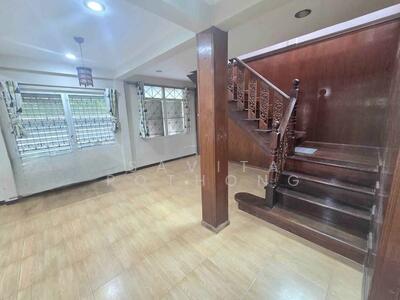 ขาย - บ้าน 2-ห้องนอน, กรุงเทพ