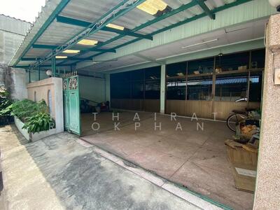 ขาย - ทาวน์เฮ้าส์ 4-ห้องนอน, กรุงเทพ