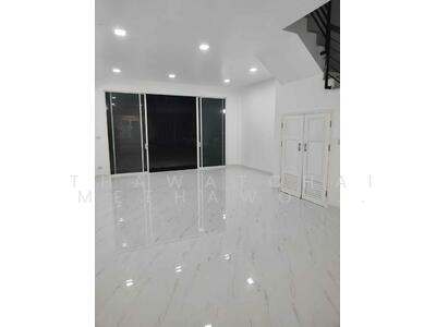 ขาย - ทาวน์เฮ้าส์ 4-ห้องนอน, กรุงเทพ