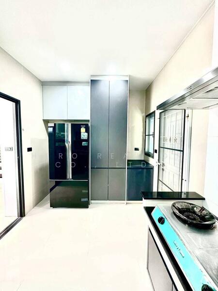 For rent Detached House, Bang Kapi, Bangkok near Rajamangala Stadium hre00056, Bangkok, Hua Mak, Bang Kapi, Bangkok, 5 Bedrooms, 300 sqm, Single Detached House For Rent, by Hero Realtor Co., Ltd., 500101519 - DDproperty.com