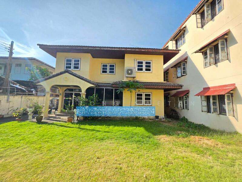 ขาย - ขายที่ดินพร้อมอาคารหอพัก และบ้านเดี่ยว ถนนดินสอ เสาชิงช้า เขตพระนคร อยู่หลังร้านมนต์นมสด, กรุงเทพ