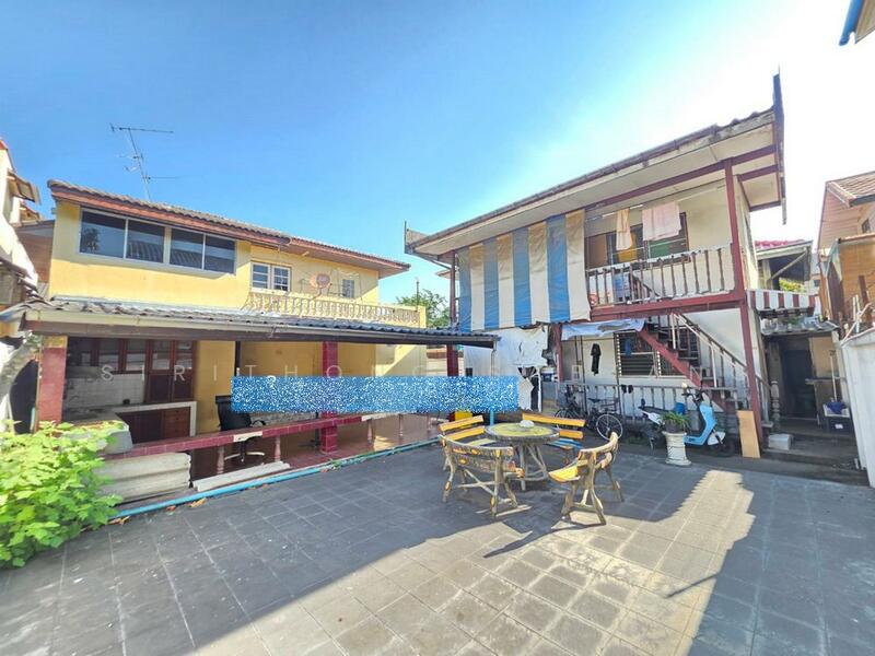 ขาย - ขายที่ดินพร้อมอาคารหอพัก และบ้านเดี่ยว ถนนดินสอ เสาชิงช้า เขตพระนคร อยู่หลังร้านมนต์นมสด, กรุงเทพ