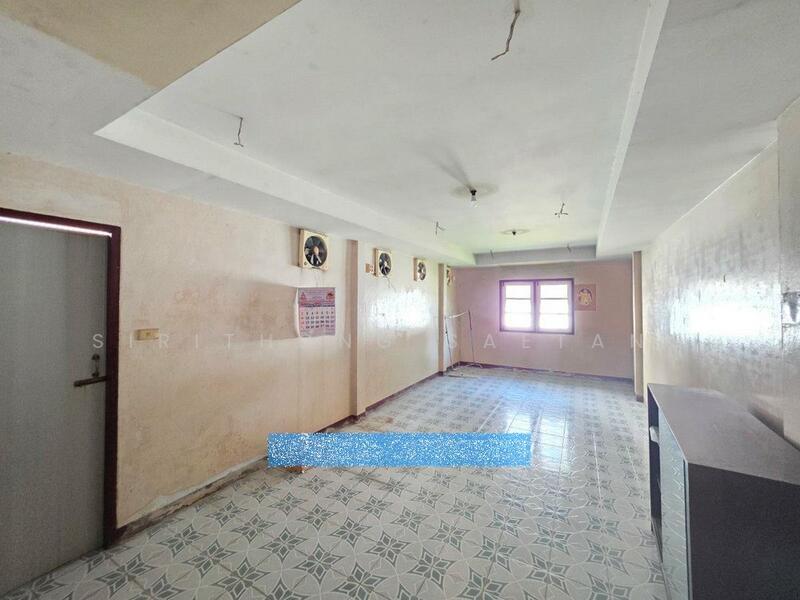 ขาย - ขายที่ดินพร้อมอาคารหอพัก และบ้านเดี่ยว ถนนดินสอ เสาชิงช้า เขตพระนคร อยู่หลังร้านมนต์นมสด, กรุงเทพ