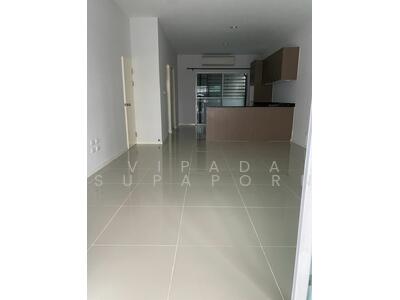 ขาย - Baan Klang Muang Sukhumvit 77 : บ้านกลางเมือง สุขุมวิท 77, กรุงเทพ