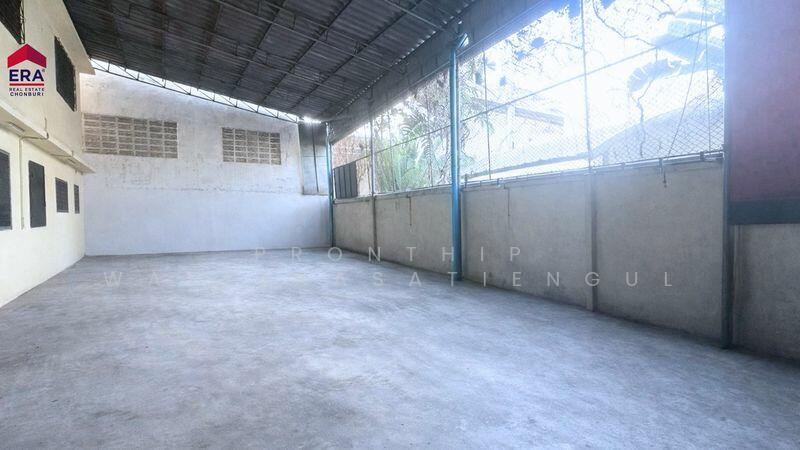 ให้เช่า - ให้เช่า อาคารพาณิชย์ 4 คูหา ติดถนนสุวินทวงศ์ (304) ฉะเชิงเทรา, ฉะเชิงเทรา