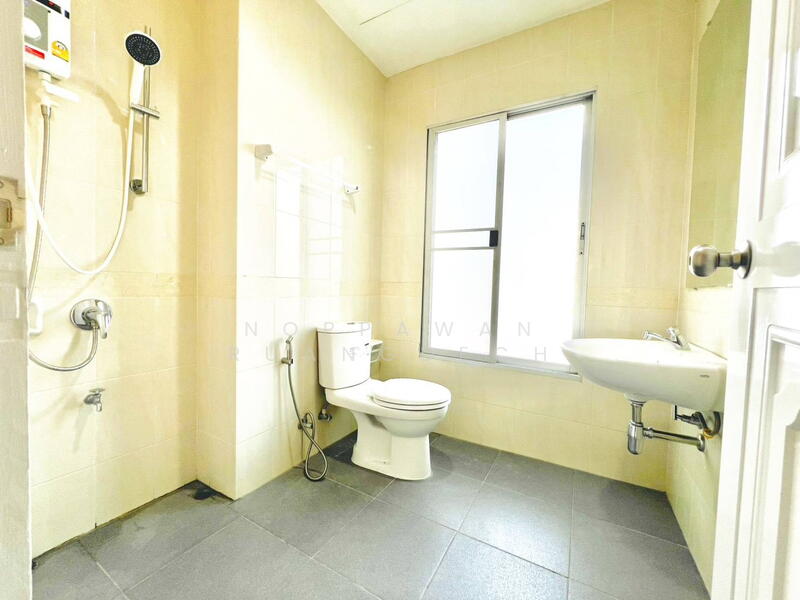 ให้เช่า ทาวน์โฮม 3 ชั้น หลังมุม เฟอร์นิเจอร์พร้อมเข้าอยู่ ถนนศรีนครินทร์ ใกล้ห้างธัญญะ, Bangkok, Suan Luang, Suan Luang, Bangkok, 3 Bedrooms, 260 sqm, Townhouse For Rent, by Noppawan Ruangdech, 500102290 - DDproperty.com