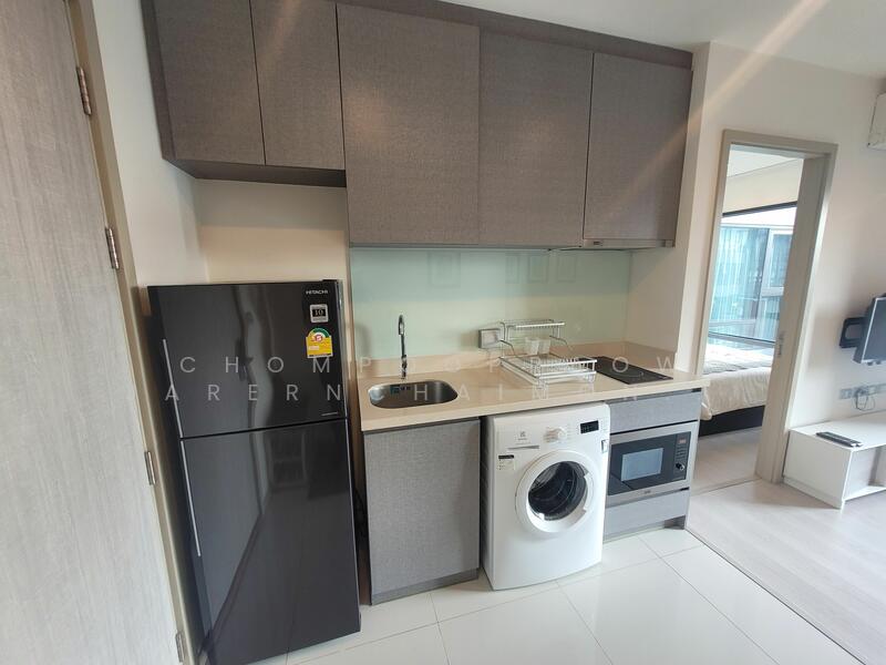 Rhythm Sukhumvit 36-38, Bangkok, 55 Soi Sukhumvit 36, Sukhumvit Road, Phra Kanong, Khlong Toei, Bangkok, 1 Bedroom, 34 sqm, Condo For Rent, by Chompoopraow Jarernchaimondtree, 500102630 - DDproperty.com