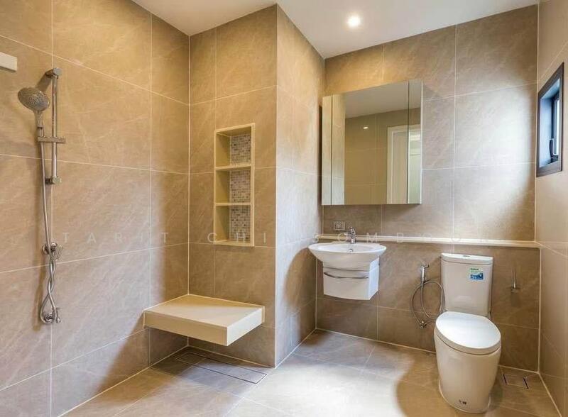 Narasiri Krungthep Kreetha, Bangkok, 69 Soi Pracha Ruamjai, Hua Mak, Bang Kapi, Bangkok, 4 Bedrooms, 554 sqm, Single Detached House For Rent, by Tarit Chinsomboon, 500102723 - DDproperty.com