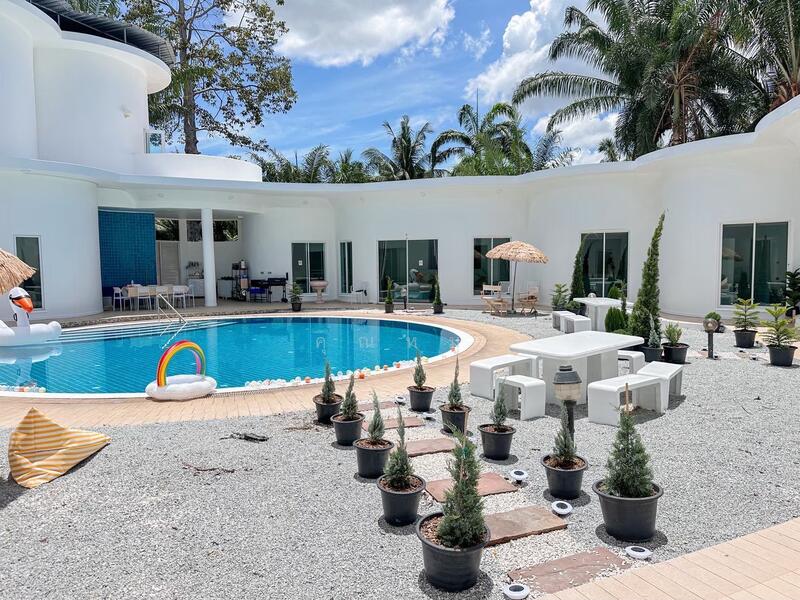 โอกาสทำเงิน เดือนละ 200,000 บาท !!! ขาย Pool Villa ใหญ่ แต่งสวย ครบ ไร่เศษ กลางพัทยา เหมาะทำรายวัน, Chon Buri (Pattaya), Nong Pla Lai, Bang Lamung (Pattaya), Chon Buri (Pattaya), 7 Bedrooms, 600 sqm, Single Detached House For Sale, by คุณหมู, 500102908 - DDproperty.com