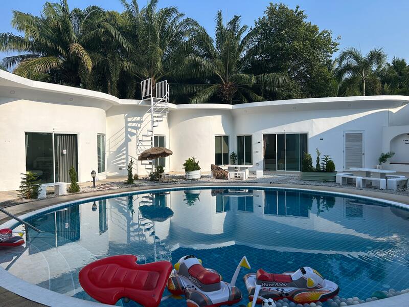 โอกาสทำเงิน เดือนละ 200,000 บาท !!! ขาย Pool Villa ใหญ่ แต่งสวย ครบ ไร่เศษ กลางพัทยา เหมาะทำรายวัน, Chon Buri (Pattaya), Nong Pla Lai, Bang Lamung (Pattaya), Chon Buri (Pattaya), 7 Bedrooms, 600 sqm, Single Detached House For Sale, by คุณหมู, 500102908 - DDproperty.com