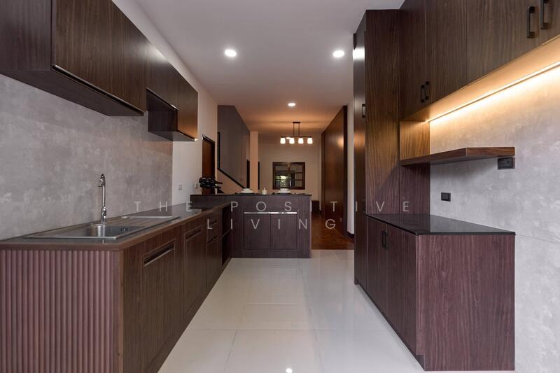 ให้เช่า - ทาวน์โฮม 4 ชั้น ในการโครงการ บ้านใหม่ บิ้วท์อินสวย, เชียงใหม่