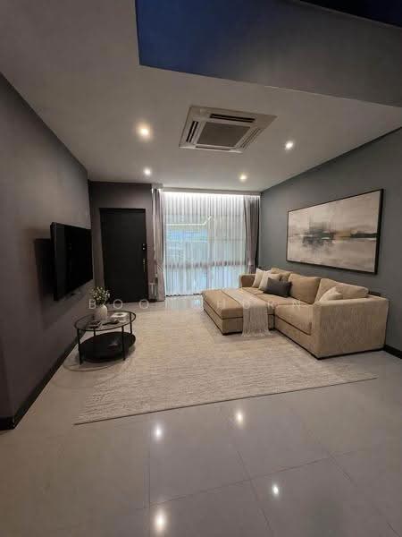 Landmark Ekamai-Ramindra, Bangkok, Sukhonthasawat Road, Lat Phrao, Bangkok, 3 Bedrooms, 224 sqm, Townhouse For Rent, by Thiti Boonchurn, 500103083 - DDproperty.com