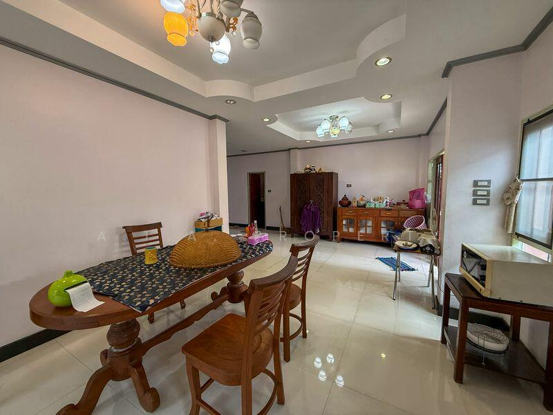 หมู่บ้านคลาสสิคโฮม ศรีราชา, Chon Buri (Pattaya), ไร่กล้วย, Surasak, Si Racha, Chon Buri (Pattaya), 4 Bedrooms, 250 sqm, Single Detached House For Sale, by A.T.A. Property, 500103388 - DDproperty.com