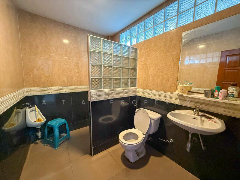 หมู่บ้านคลาสสิคโฮม ศรีราชา, Chon Buri (Pattaya), ไร่กล้วย, Surasak, Si Racha, Chon Buri (Pattaya), 4 Bedrooms, 250 sqm, Single Detached House For Sale, by A.T.A. Property, 500103388 - DDproperty.com