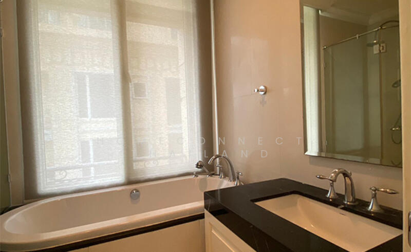 Royce Private Residences, Bangkok, 61 Soi Sukhumvit 31, Khlongtoei Nua, Watthana, Bangkok, 2 Bedrooms, 112 sqm, Condo For Rent, by HomeConnect Thailand, 500104128 - DDproperty.com