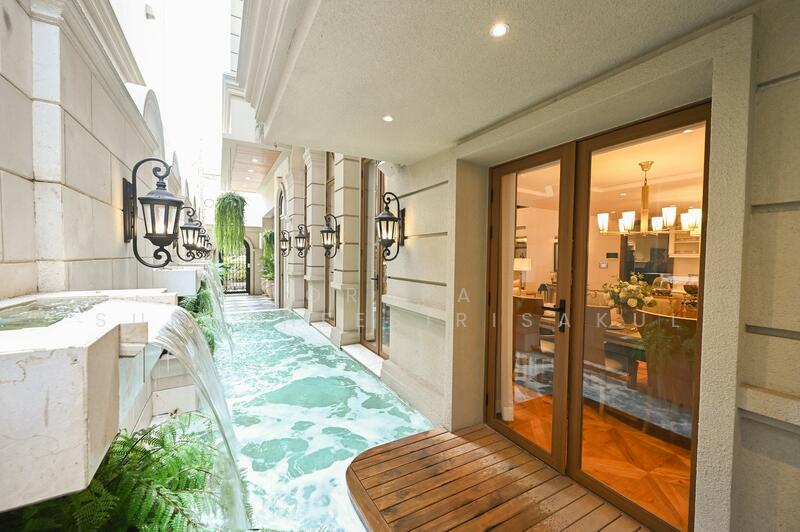 For Sale - 4-BR Villa, Bangkok